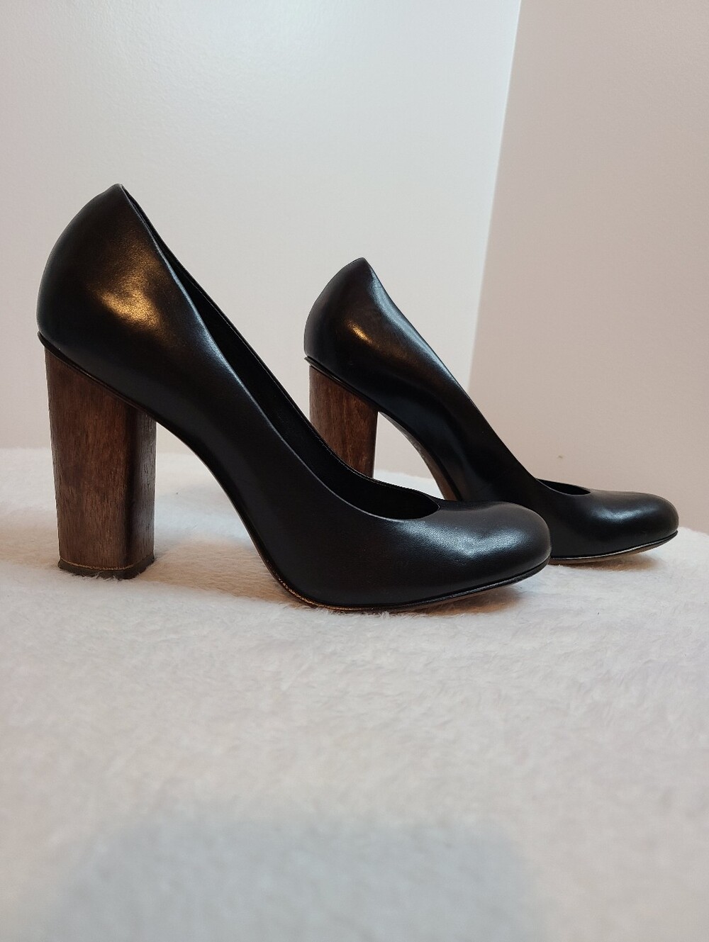 Tory Burch Classic Black Leather Round Toe Wooden Block Heel Pumps Size 6.5